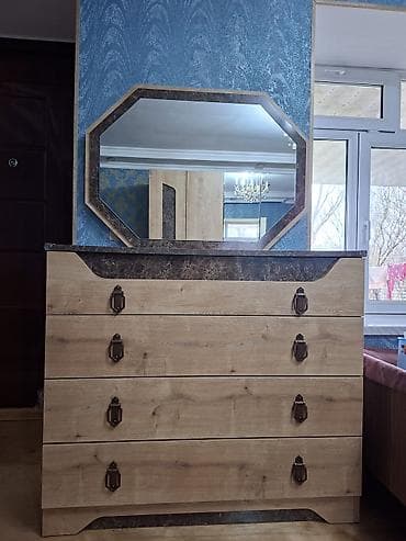 мебель для спальни бу: С зеркалом — 1