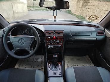 mercedes disk: Mercedes-Benz C-Class: 1.8 l | 1996 il Sedan — 4