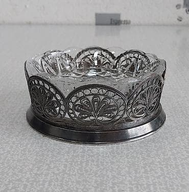 Qənd qabı sovet istehsalı, yaxşı vəziyyətdədir. Materialı melxior