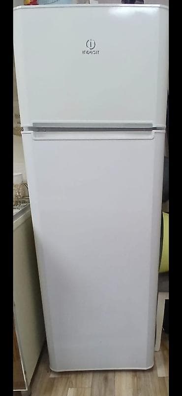 2 qapılı Indesit Soyuducu Satılır, rəng - Ağ