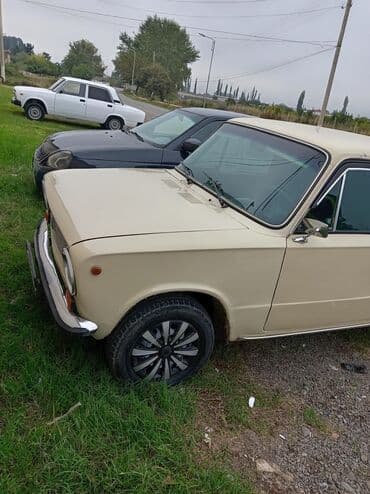 радиатор охлаждения опель вектра б: VAZ klassik sedan Xüsusiyyətlər: - Korpus: 4 qapılı sedan, bej rəng - — 4