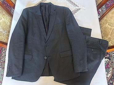 Klassik kişi kostyumu – 2 hissə (jilet yoxdur) - Rəng: tünd boz/qaraya