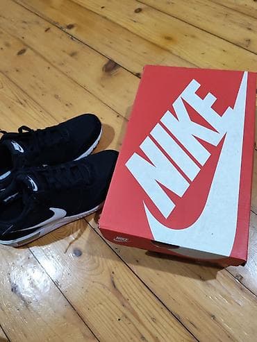Nike 42.5 təzədir istifadə olunmayıb orginaldir real alıcılara endirim — 5
