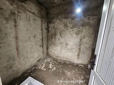 Дома: 3 otaqlı həyət evi - Daş hasarlı kiçik həyət: giriş qapısı, açıq — 8