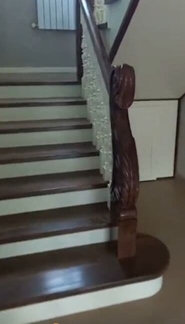 taxta pilləkən: Taxta pilləkan sifatişi — 3