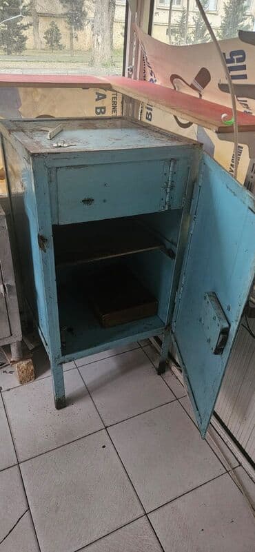 Sifarişlə ofis mebeli: Düz dolab, 1 qapı, Polkalı, Siyirməsiz, Metal — 2