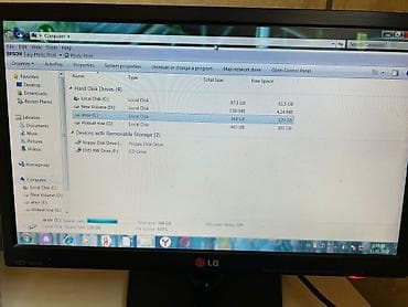 Monitorlar: Kompyuter özümə məxsusdur, xanım tərəfindən çox səliqəli və təmiz — 4