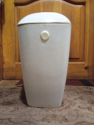 бачок для унитаза: Məhsul: Keramika tualet bakı (üst qapaqlı) Xüsusiyyətlər: - Material — 2