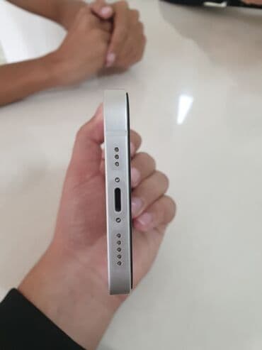 ipad 2 ikinci el: IPhone 12, Белый — 4