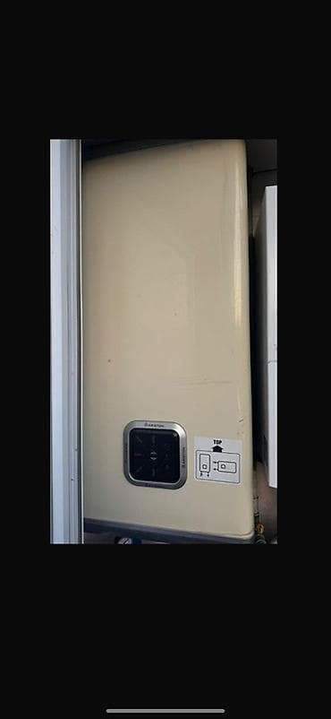 pişik ucun qab: Ariston 100azn Semashkanin arxasi delfin park binasi 7009 leli — 1