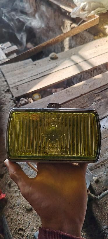 015 şit: Retro Sarı şüşəli halogen duman/far işığı. Arxasında bir az pas var — 1