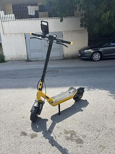 electric guitar: İşlənmiş Elektrik samokat 11", > 1000 Vt, 16 - 25 km/s — 2