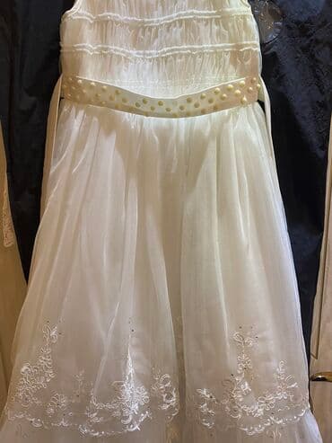 Gelinlik (texmini 9-11yas)(yenidir demek olarfata hediyye)