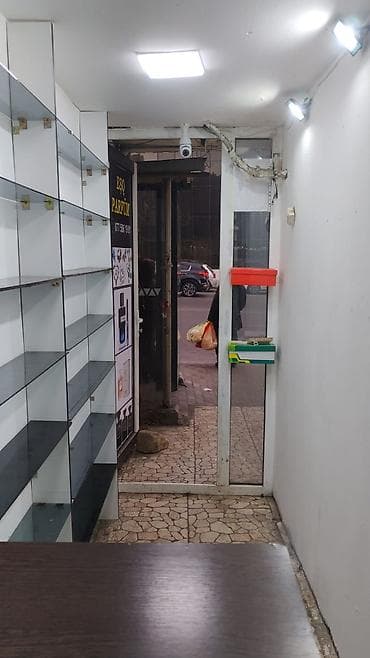 Kiçik ticarət köşkü/mini mağaza vitrinli - Şüşə vitrinli rəf sistemi