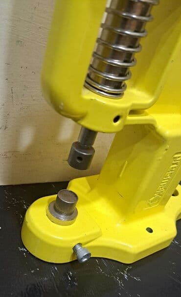 rezak satilir: Dəri işləri üçün avadanlıq və alətlər satılır. yeni biznes qurmaq üçün — 7