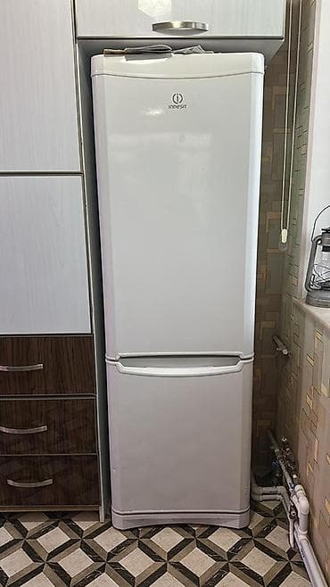 Elektronika: Indesit iki qapılı soyuducu - Brend/model: Indesit (klassik ağ — 1
