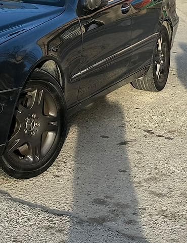 Disklər əla vəziyyətdədir. Zavod 17lik disklərdi. Çatı, svarkası və