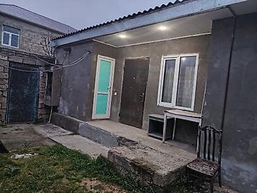 kirayə evlər nefcilər: Kirayə üçün həyət evi addelnidi ev Savxoz ramana qesebesinde yerlesir — 2