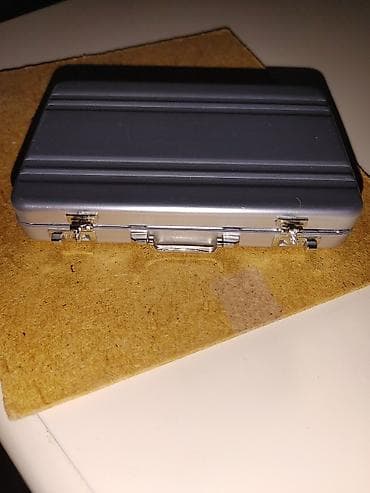 çamta: Mini pul çamadanı və aksesuar dəsti - Miqyas: təxminən 1:6–1:12 — 3