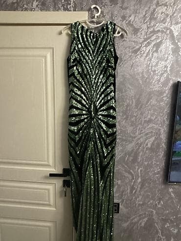 koja donlar: Yaşıl parıltılı gecə/libas - Model: Uzun, bədənə oturan, qolsuz gecə — 3