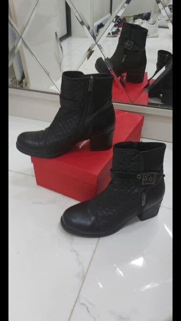 Polsapawki 15azn satilir kojadi 38 razmerdi