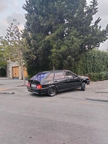 baqaj: Satılır: Qara rəngli 5 qapılı hetçbek. Ön/arkada optikalar standart — 4