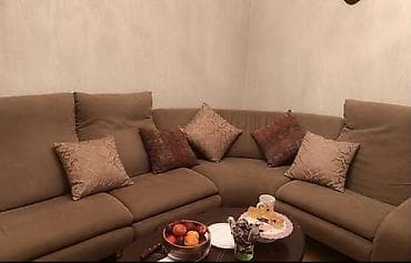 Künc divan dəsti Casa Bella mebel dukanindan 7 il evvel alinib. 2500