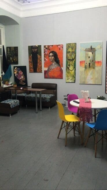 ucuz hostel: Nizami küçəsi 50 ünvanında sənət məkanı – rəsm sərgi zalı və — 12