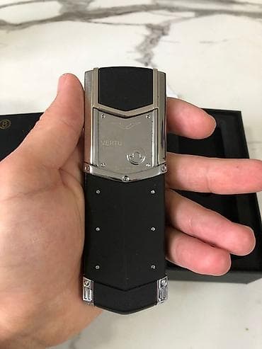 3 faza dinama: Vertu < 2 GB Memory Capacity, Düyməli — 4