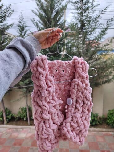 Bodi: Məmnunluqla təqdim olunur: əl işi toxunma uşaq jileti. - Material — 1