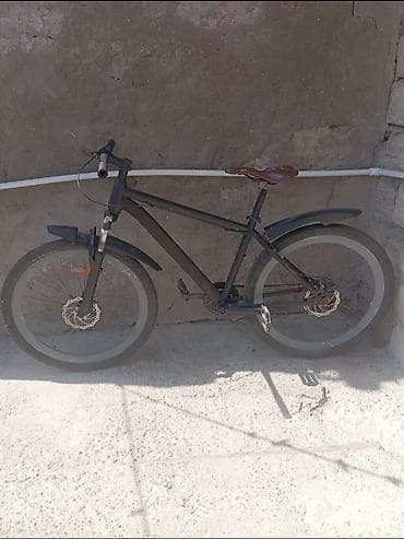 Dağ velosipedi – şəhər və off-road üçün universal - Rəng: qara gövdə