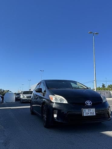 Toyota Prius: 1.8 l | 2012 il Hetçbek