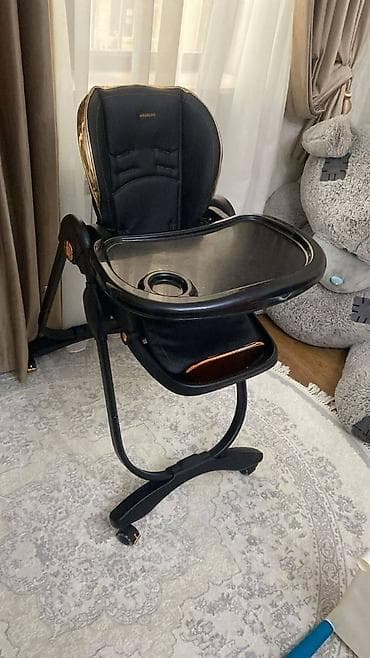 usaq ustolu: LaleEndirim edildi ❌️ Yemek stolu 60 azn 🏡Xirdalan Heyder parkinin — 1