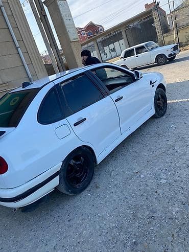 volkswagen polo v: Normal vezyetdedir satilir barterde var liboy masinla basim cixmir — 1