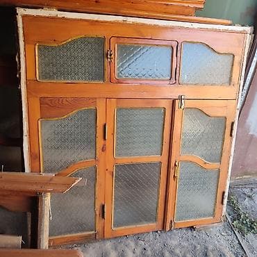 taxda pencere: Taxta ayna cerciveleri satilir. 4 ededdir. Birinin qiymeti 40 manat — 3