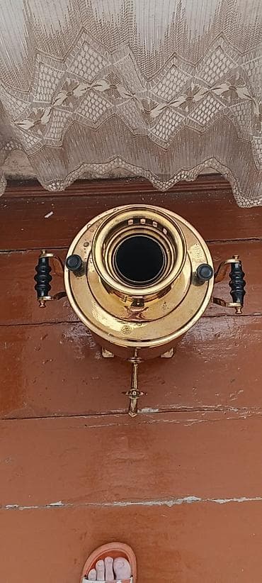 qedim samovar satisi: Mis samovar – klassik rus üslubunda, kömür/odunla işləyən model — 3