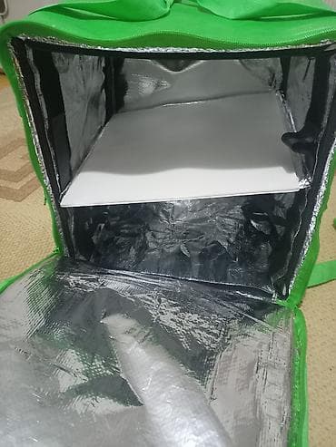 bolt kuryer vakansiya: Bolt Food termo çatdırılma çantası - Rəng: yaşıl, üzərində “Bolt — 3