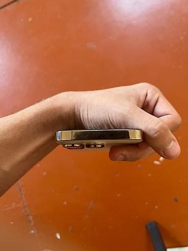 ipad pro m2 chip: IPhone 14 Pro, Qızılı, Face ID — 6