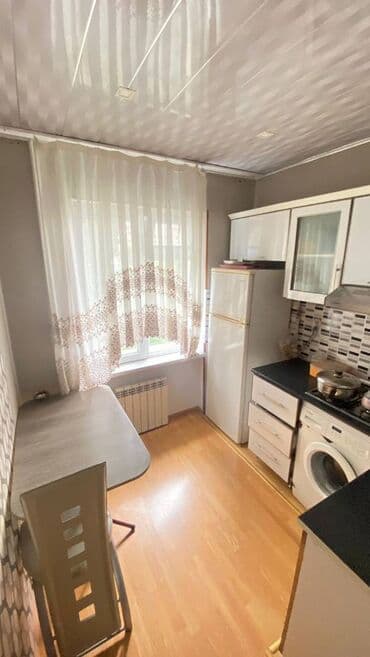 4 mikrorayonda satilan menziller: Bakı, 4 otaqlı, Köhnə tikili, 110 kv. m — 8