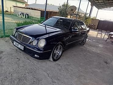 Mercedes-Benz E 240: 2.4 l | 2001 il Sedan