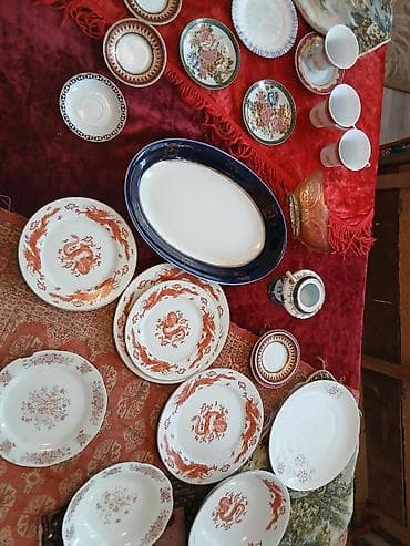 xocali sekilleri: Qədimi/klassik üslubda müxtəlif porselen və şüşə süfrə ləvazimatları — 7