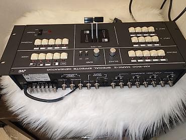 4 sinif ingilis dili test: Roland/Edirol V-440HD Multi-Format Video Mixer Xüsusiyyətlər: - SD — 8