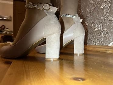 kiçik dabanlı ayaqqabı: Zərif qadın tufliləri - Rəng: açıq bej/şampan tonu - Model: yumru — 1