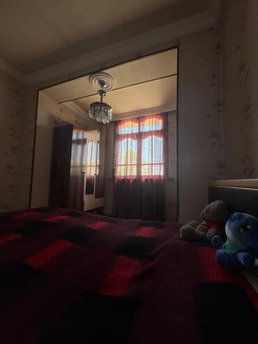 Menzil maxrasa bagi bina 6 - da yerlesir. Tebriz marketin