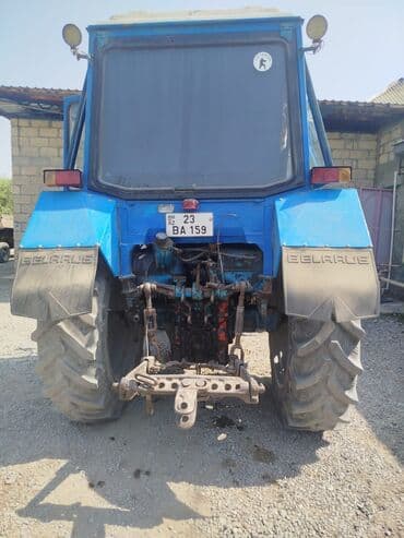 belarus traktor: Mavi rəngli Belarus traktoru təsərrüfat işləri üçün ideal bir — 2
