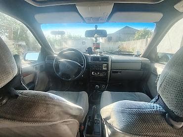 Opel Opel GT: 2 l | 1995 il 518120 km Sedan — 8