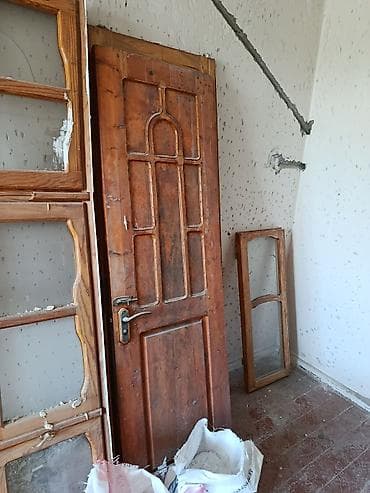 yeni il sam agaclari: İşlənmiş Otaq qapısı Zamok ilə, Zəmanətsiz, Ödənişli quraşdırma, Ünvandan götürmə — 4