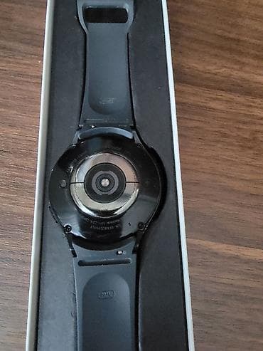 su despensoru: Samsung Galaxy Watch5 (qara) - Model: Galaxy Watch5 - Korpus: dairəvi — 4