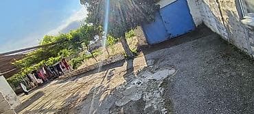 qaraçuxur: Satılır: həyət evi və torpaq sahəsi Sened xüsusi mülkiyyət 1 sotu — 3