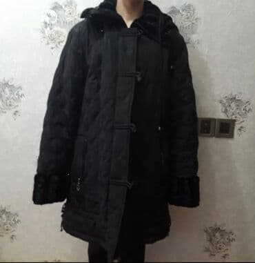 Qadin kurtkasi sirixli tezedi.cemi 1 defe geyinilib .Razmeri 60 -62